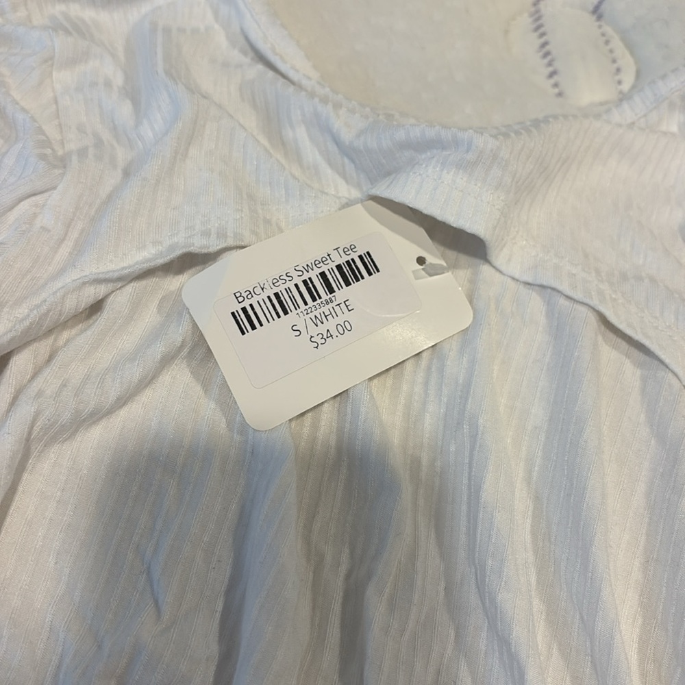 Backless Tee - Picture 3 of 3